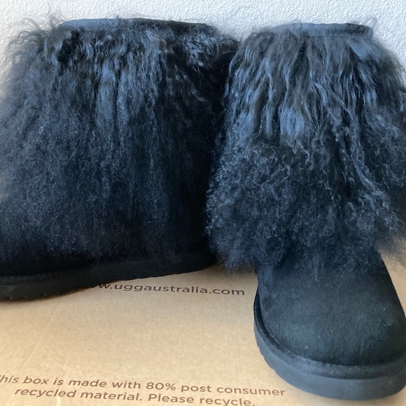 UGG CLASSIC SHORT MONGOLIAN CUFF FUR SHEEPSKIN BOOTS BLACK SIZE 8 - Picture 16 of 16